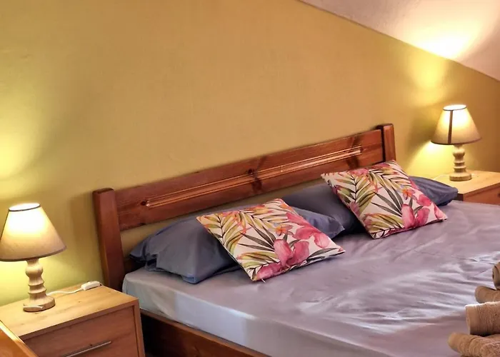 Oasis Complex Kardhakata